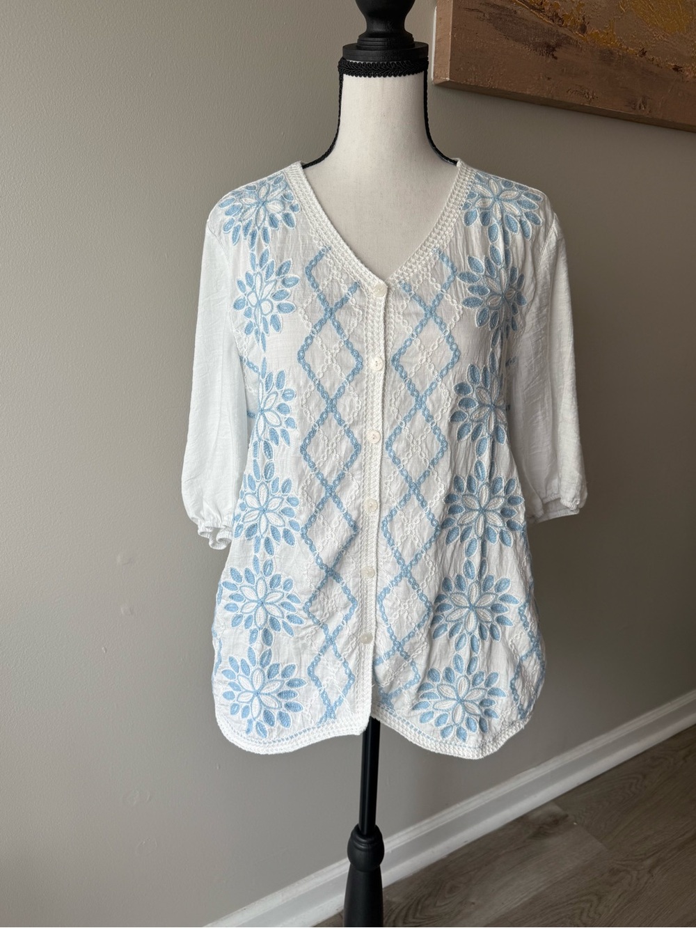 Ana & Rose Blue Floral Embroidered White Boho Button Front Blouse L